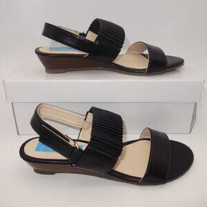 New in Box Comfort Corner BLACK Sandals Low Heel Women's 8